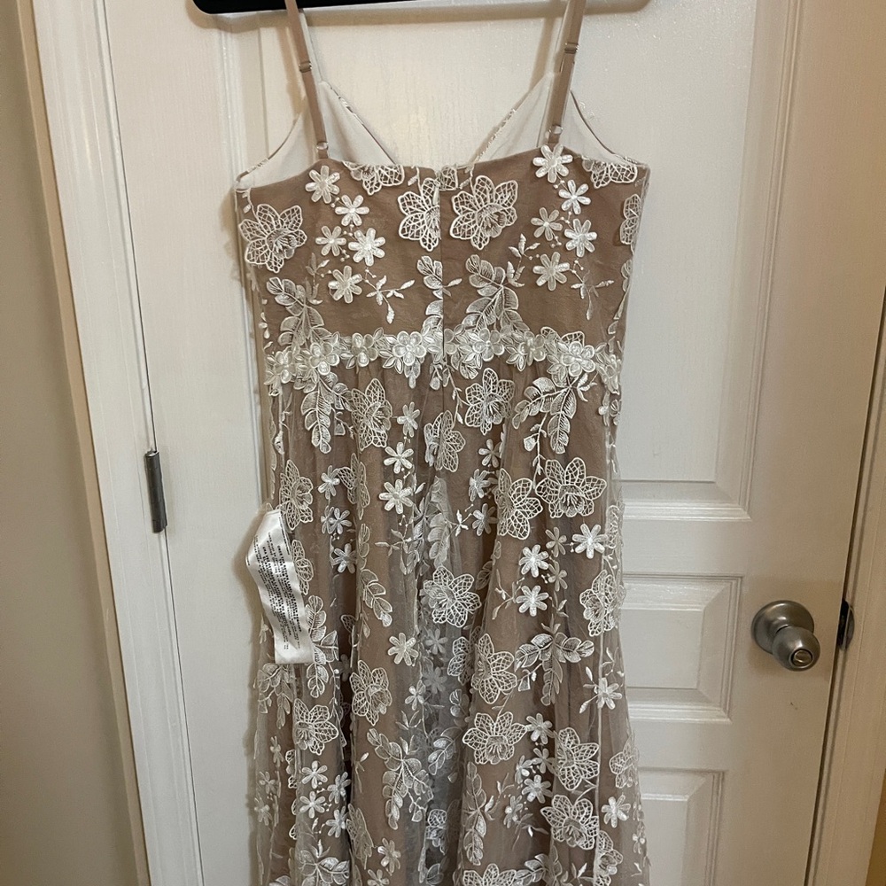 NWT Dress the Population Women's Tahani Plunge Neckline Fit and Flare Midi Dress - Picture 4 of 6